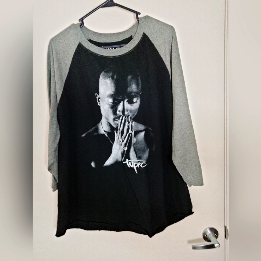 2PAC (Size 2XL) Black & Gray Colorblock 3/4 Sleeve Graphic T-shirt